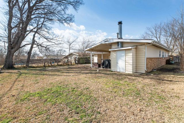 2828 S Euclid Ave, Wichita, KS 67217