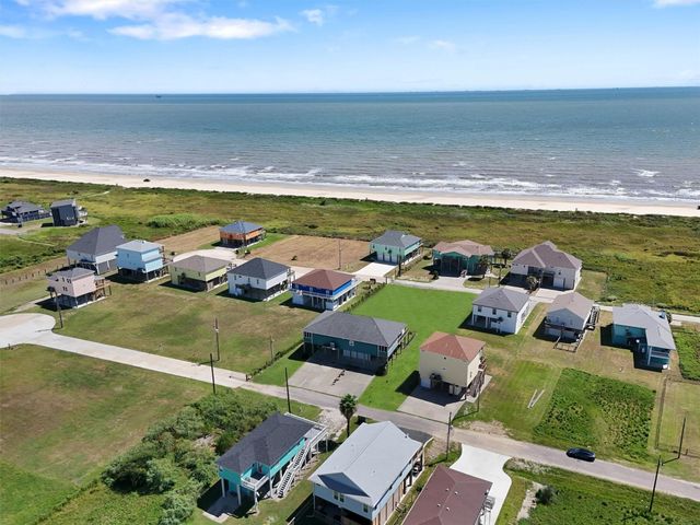 172 Ocean View Drive Drive, Crystal Beach, TX 77650