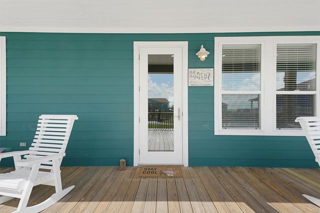 172 Ocean View Drive Drive, Crystal Beach, TX 77650