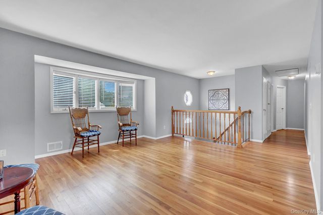 727 Peter Paul Drive, West Islip, NY 11795