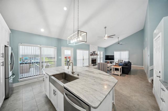 215 Clear Water Street E, Montgomery, TX 77356