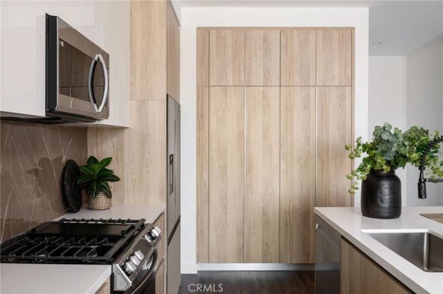 118 Astronaut Ellison S Onizuka Street 304, Los Angeles, CA 90012