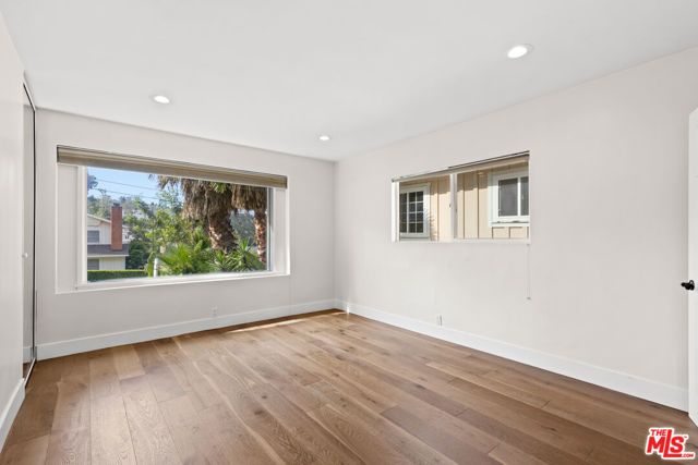 21817 Providencia Street, Woodland Hills (los Angeles), CA 91364
