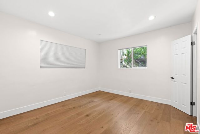 21817 Providencia Street, Woodland Hills (los Angeles), CA 91364