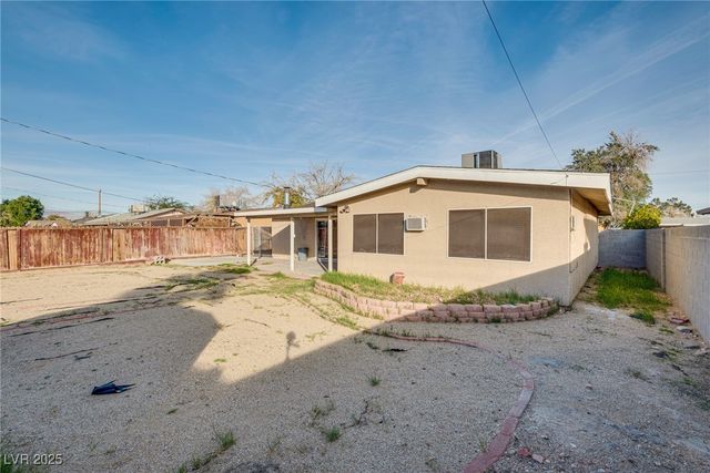 800 Slayton Drive, Las Vegas, NV 89107