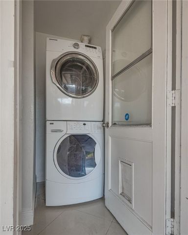 800 Slayton Drive, Las Vegas, NV 89107