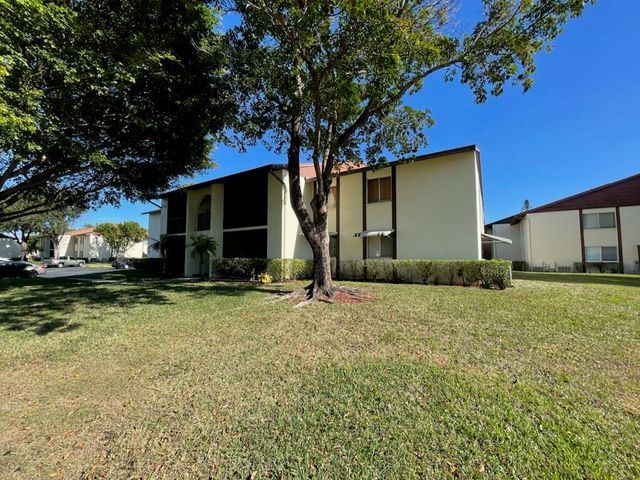 4988 SABLE PINE Circle D1, West Palm Beach, FL 33417