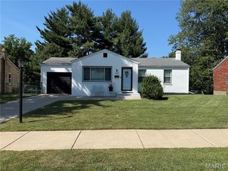 319 Lindenwood Boulevard, Alton, IL 62002