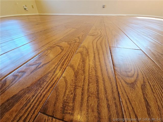 711 Saratoga Drive, Jeffersonville, IN 47130