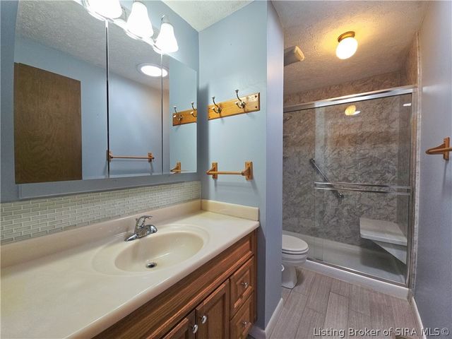 711 Saratoga Drive, Jeffersonville, IN 47130