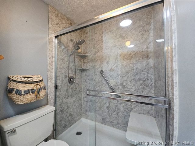 711 Saratoga Drive, Jeffersonville, IN 47130