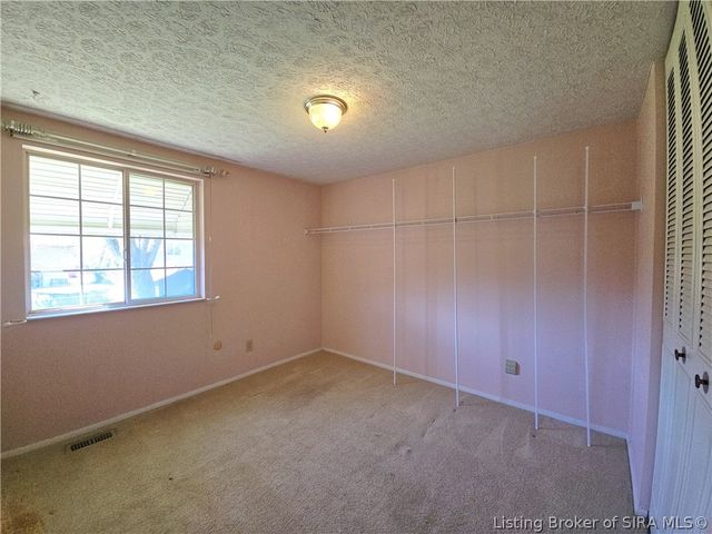 711 Saratoga Drive, Jeffersonville, IN 47130