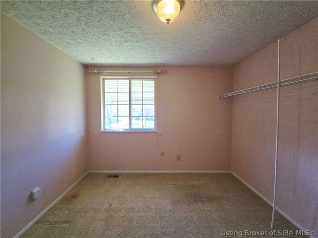 711 Saratoga Drive, Jeffersonville, IN 47130