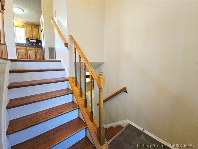 711 Saratoga Drive, Jeffersonville, IN 47130