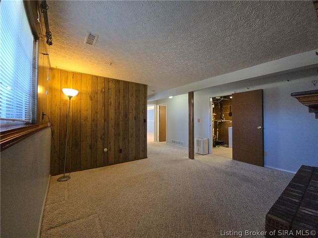 711 Saratoga Drive, Jeffersonville, IN 47130