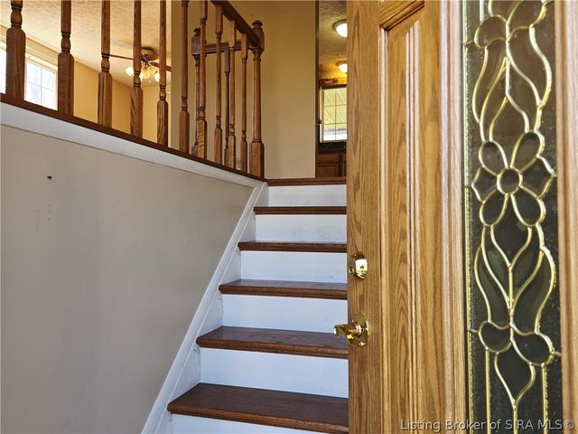 711 Saratoga Drive, Jeffersonville, IN 47130