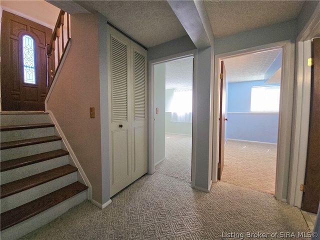 711 Saratoga Drive, Jeffersonville, IN 47130