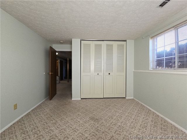 711 Saratoga Drive, Jeffersonville, IN 47130