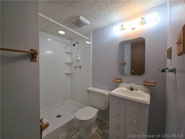 711 Saratoga Drive, Jeffersonville, IN 47130