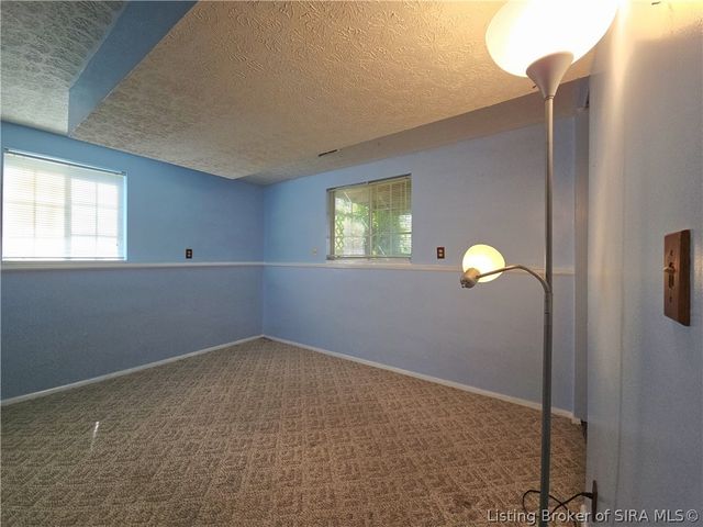 711 Saratoga Drive, Jeffersonville, IN 47130