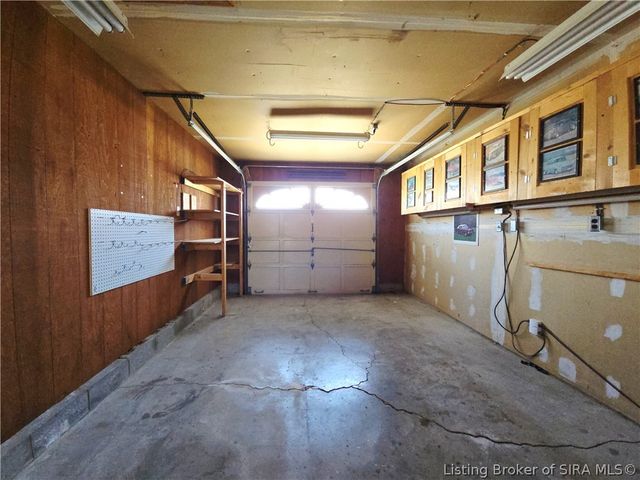 711 Saratoga Drive, Jeffersonville, IN 47130