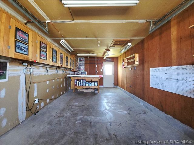 711 Saratoga Drive, Jeffersonville, IN 47130