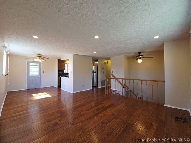 711 Saratoga Drive, Jeffersonville, IN 47130