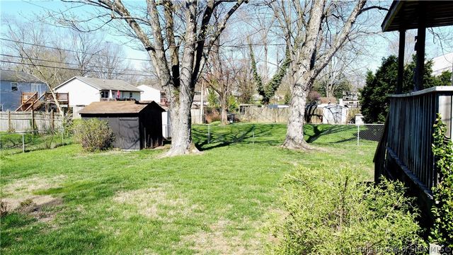 711 Saratoga Drive, Jeffersonville, IN 47130