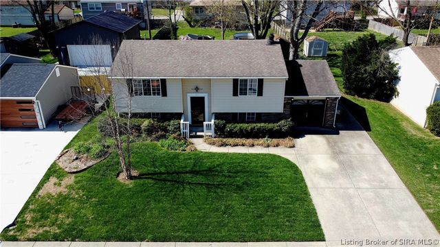 711 Saratoga Drive, Jeffersonville, IN 47130