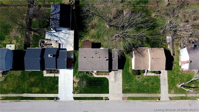 711 Saratoga Drive, Jeffersonville, IN 47130