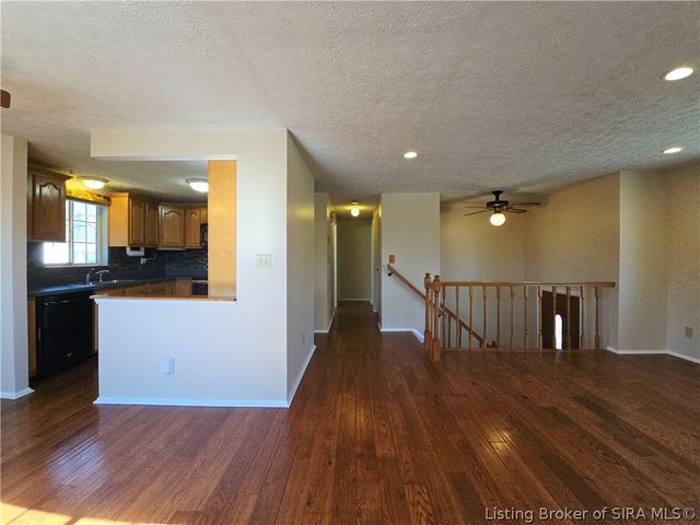 711 Saratoga Drive, Jeffersonville, IN 47130