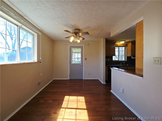 711 Saratoga Drive, Jeffersonville, IN 47130