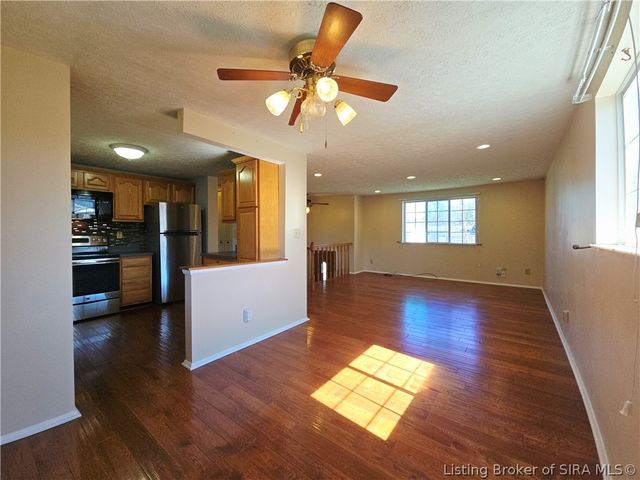 711 Saratoga Drive, Jeffersonville, IN 47130