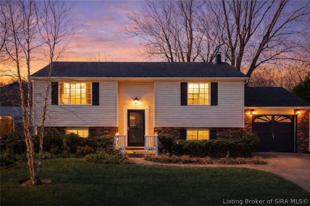 711 Saratoga Drive, Jeffersonville, IN 47130