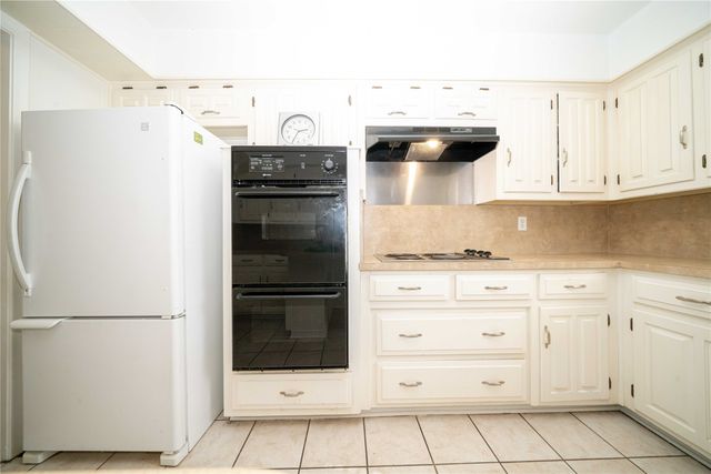 2916 Country Place Court, Carrollton, TX 75006