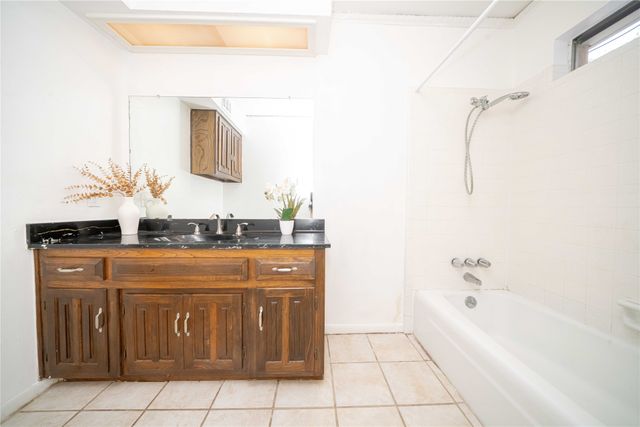 2916 Country Place Court, Carrollton, TX 75006