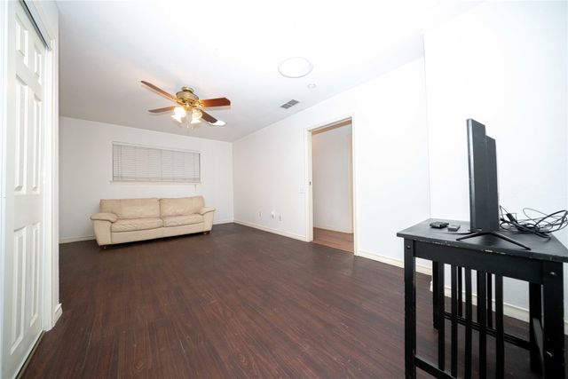 2916 Country Place Court, Carrollton, TX 75006