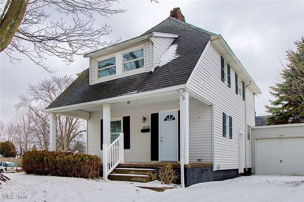 1608 S Liberty Avenue, Alliance, OH 44601