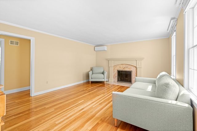 6 Crestview Dr, Westborough, MA 01581