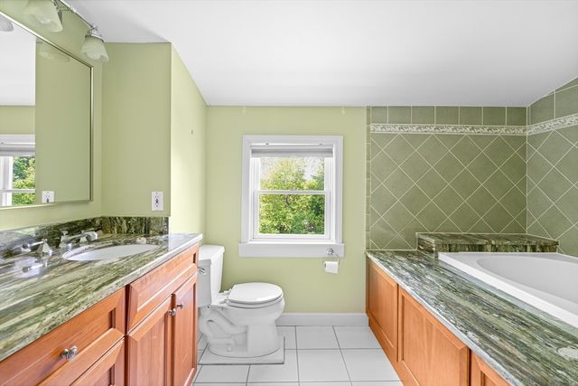 6 Crestview Dr, Westborough, MA 01581