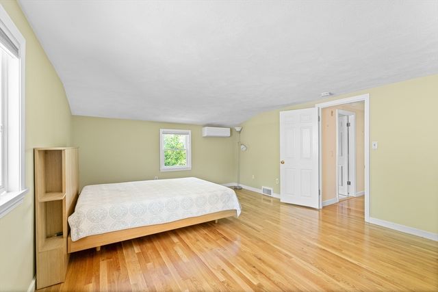6 Crestview Dr, Westborough, MA 01581