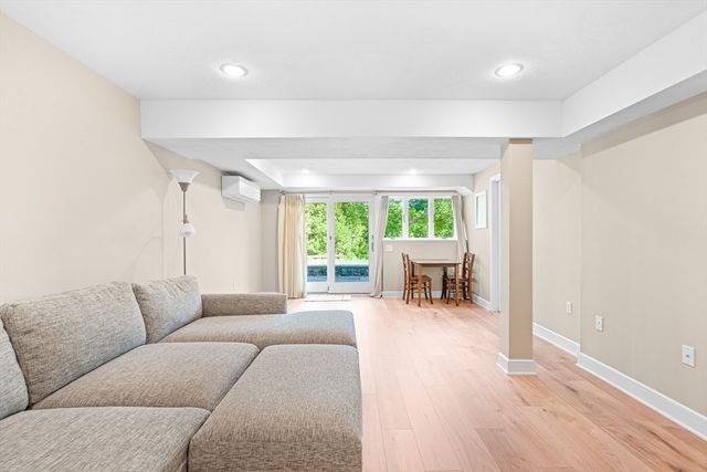 6 Crestview Dr, Westborough, MA 01581