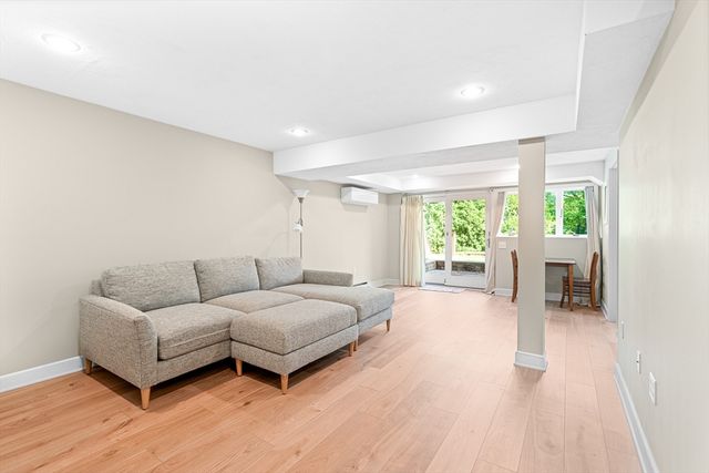 6 Crestview Dr, Westborough, MA 01581