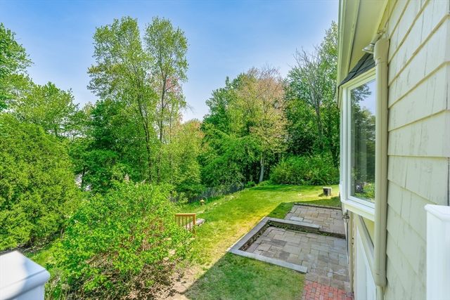 6 Crestview Dr, Westborough, MA 01581