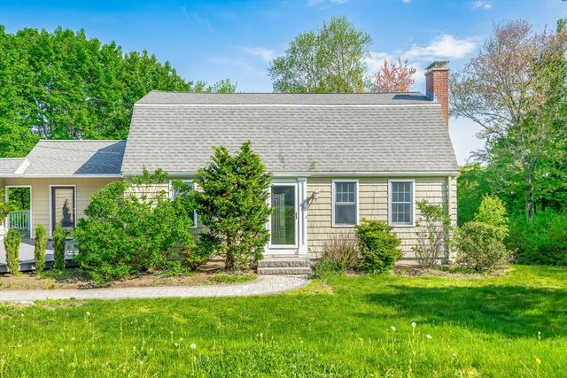 6 Crestview Dr, Westborough, MA 01581