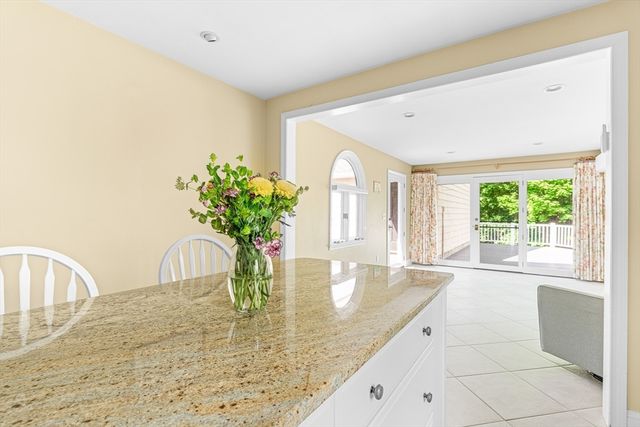 6 Crestview Dr, Westborough, MA 01581