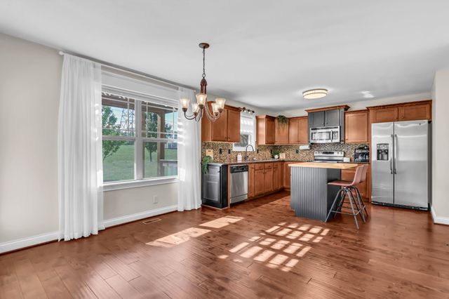 317 Ivy Bend Cir, Clarksville, TN 37043