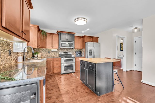 317 Ivy Bend Cir, Clarksville, TN 37043