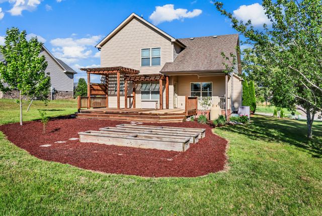 317 Ivy Bend Cir, Clarksville, TN 37043