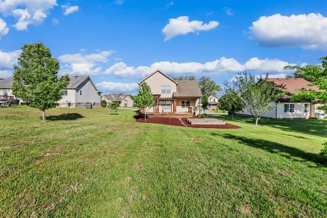 317 Ivy Bend Cir, Clarksville, TN 37043